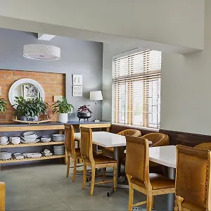 https://leeuwenzee-guesthouse.hotels-capetown.com