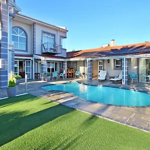 https://atlantic-beach-villa.hotels-capetown.com